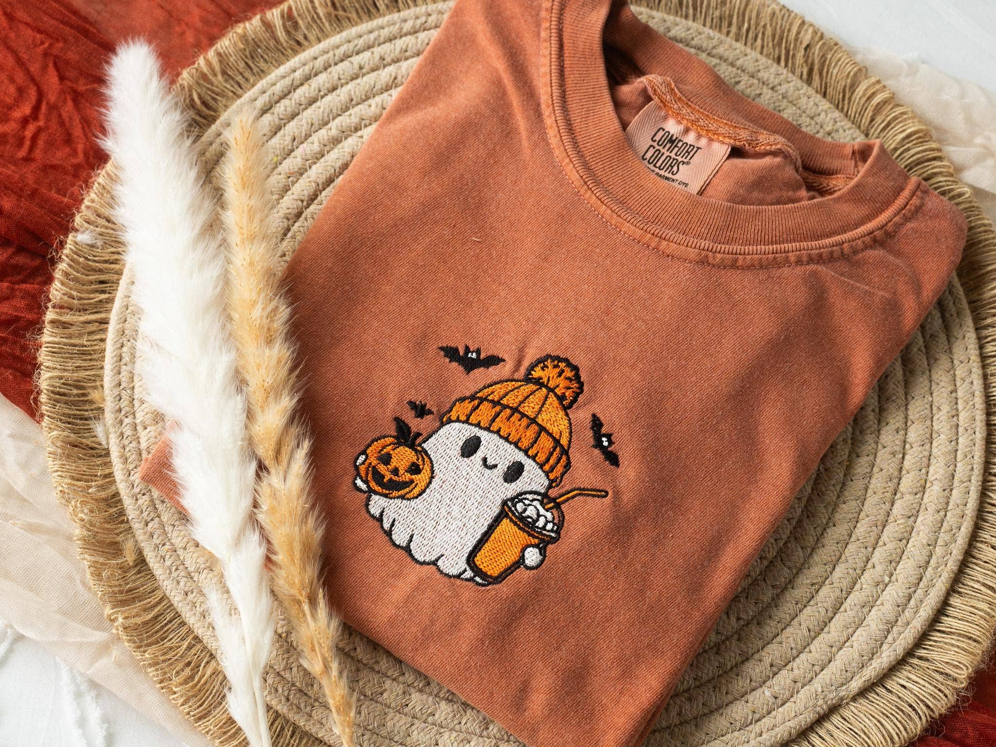 Nunu's Studio - Wholesale T-Shirt - Women's - Embroidered Coffee Lover Ghost Fall T-shirt for Women5