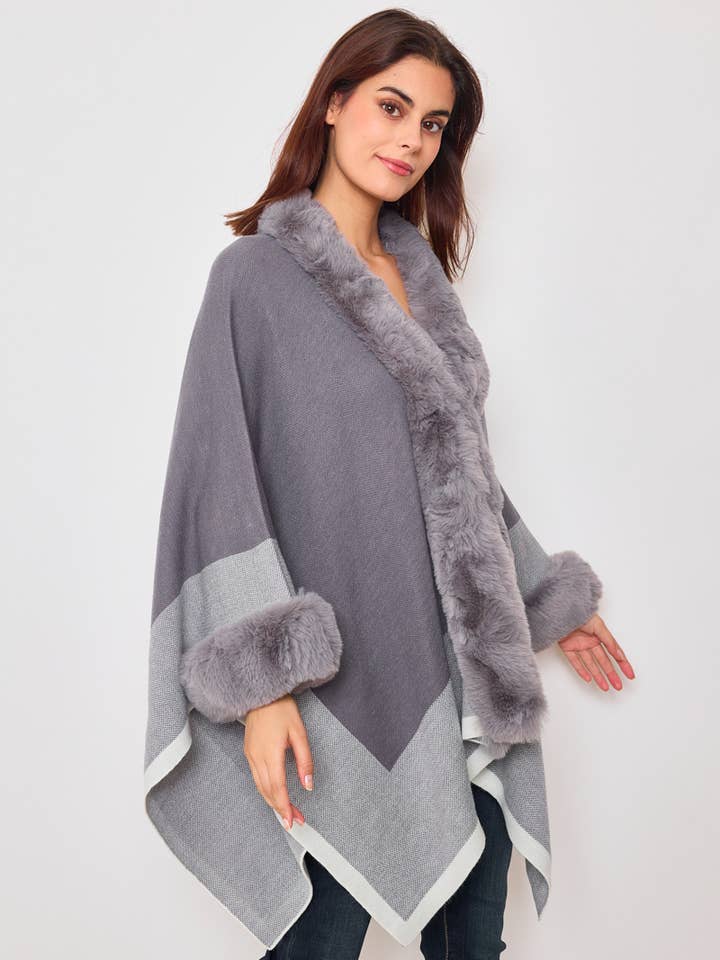 KY CREATION PARIS – wholesale Rock - Dam – Päls poncho
