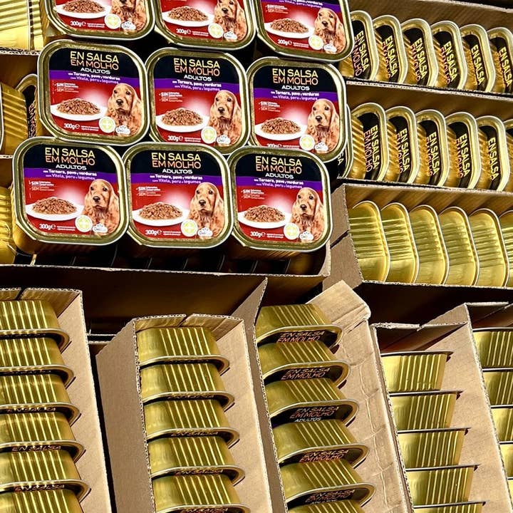 Salzmann Restwaren GmbH - Wholesale Pet Food - Dog - Delikuit dog food for adults with beef, turkey & vegetables3