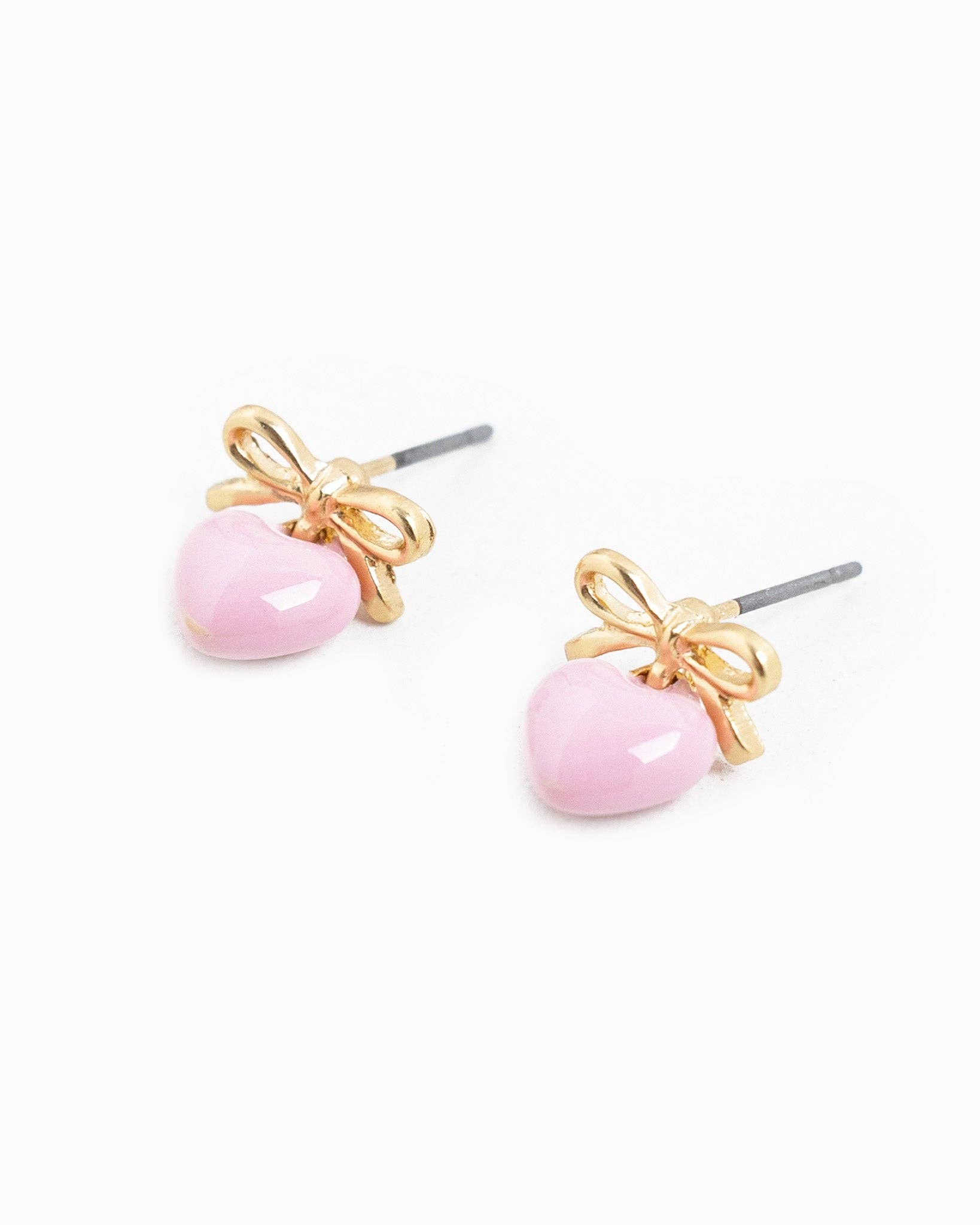 Sessori – Großhandel Ohrhänger – Winzige Schleifen- und Herzanhänger-Ohrringe mit Epoxidüberzug2