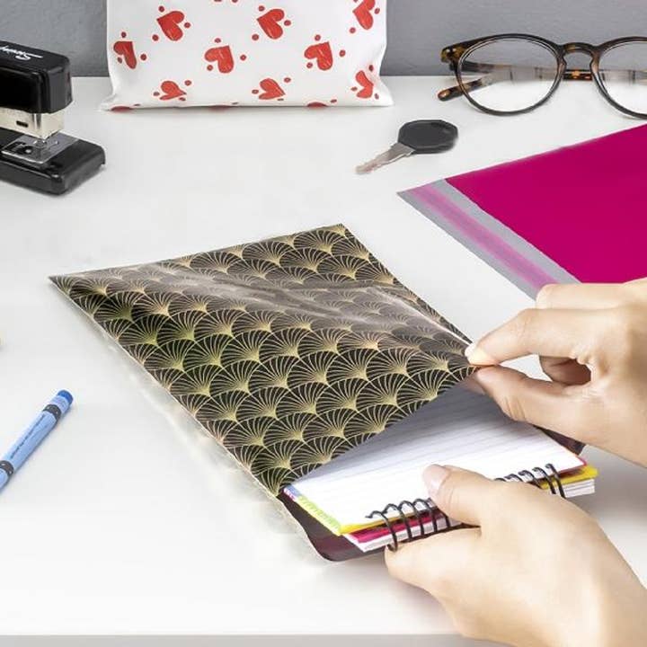 Packaging Decor - Wholesale Gift Bag - Flexible gift wrap bag with adhesive Black with Gold Fan6