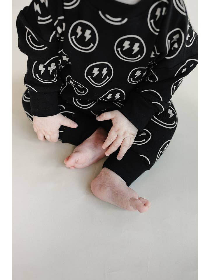 Lucky Panda Kids - Wholesale Lounge Set - Kids - Jogger Set | Electric Smiley12