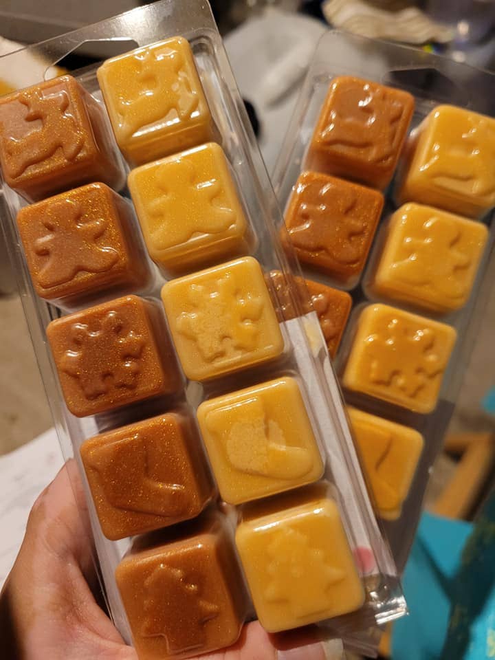 Blue Pineapple Melts – wholesale Wax melt – Christmas Clamshell1