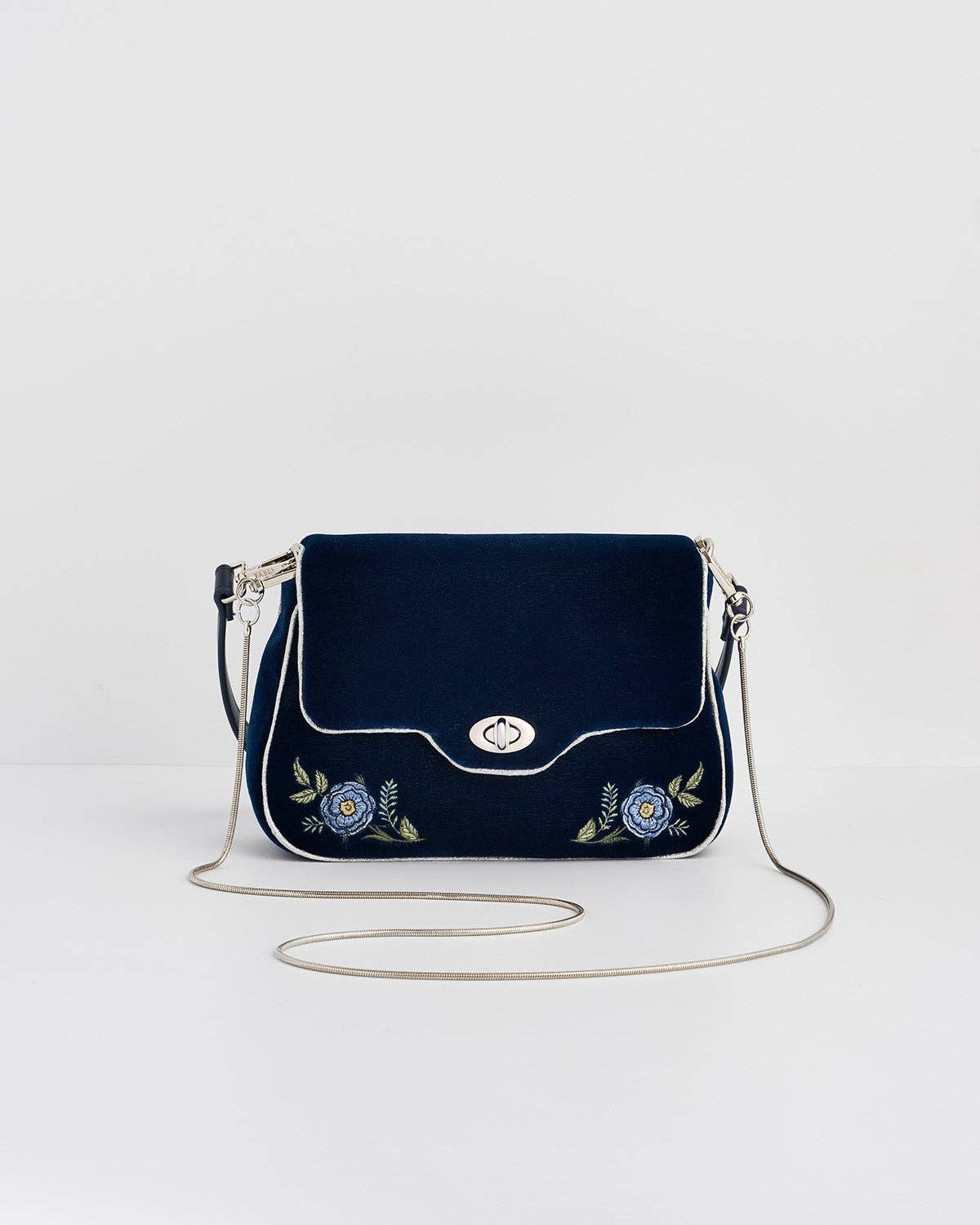 Fable England – Bolsa - Mulher por atacado – Carteira Azul Bordada com Rosas2