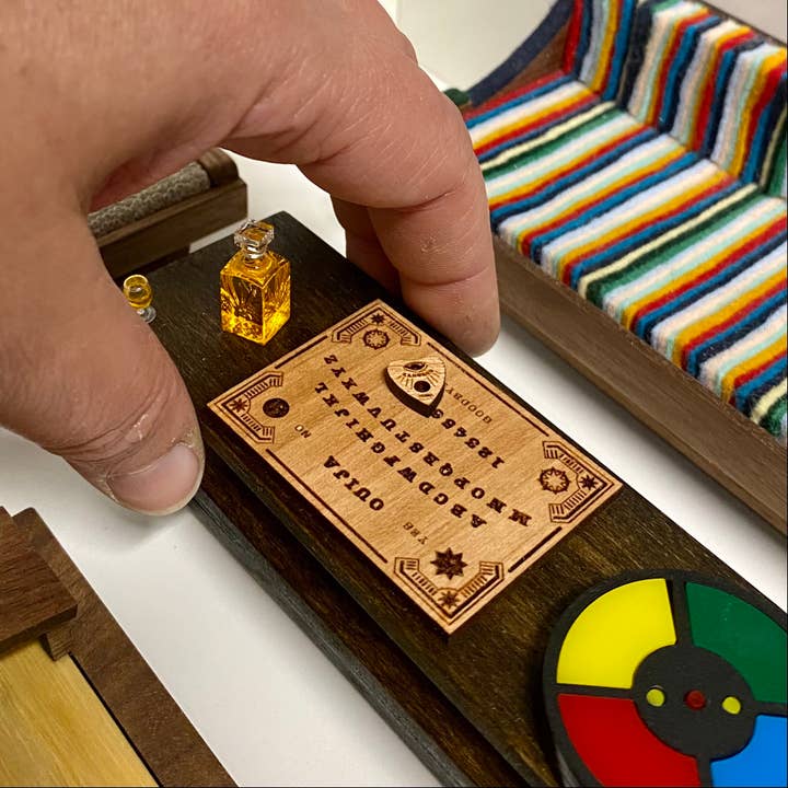 Itty Bitty Mini Mart - Venta al por mayor Juegos de mesa - Mini tablero Ouija en miniatura1