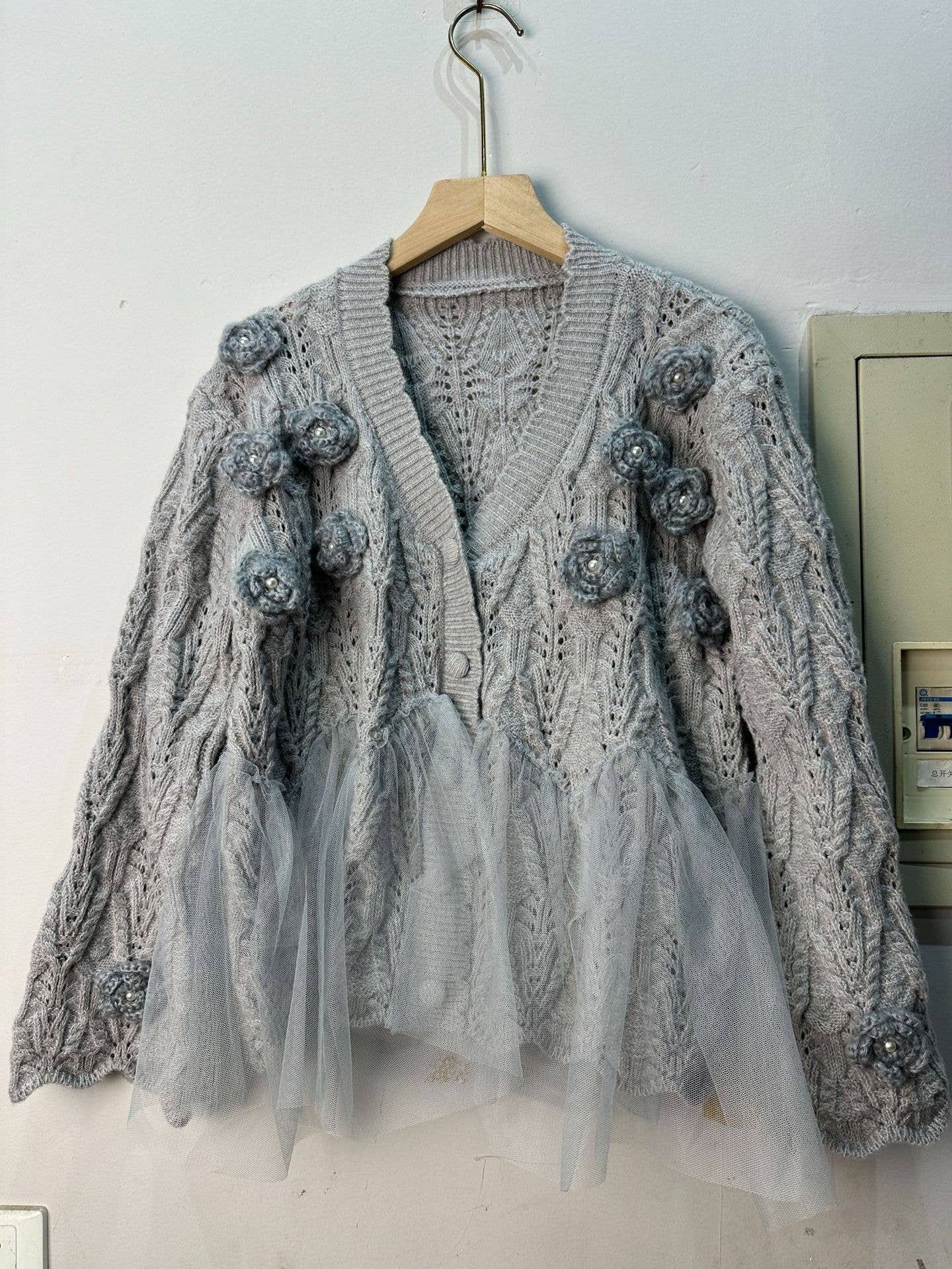 PEACH ACCESSORIES - Wholesale Cardigan - Dames - Superzacht vest met rozenbloemdetails SK1313