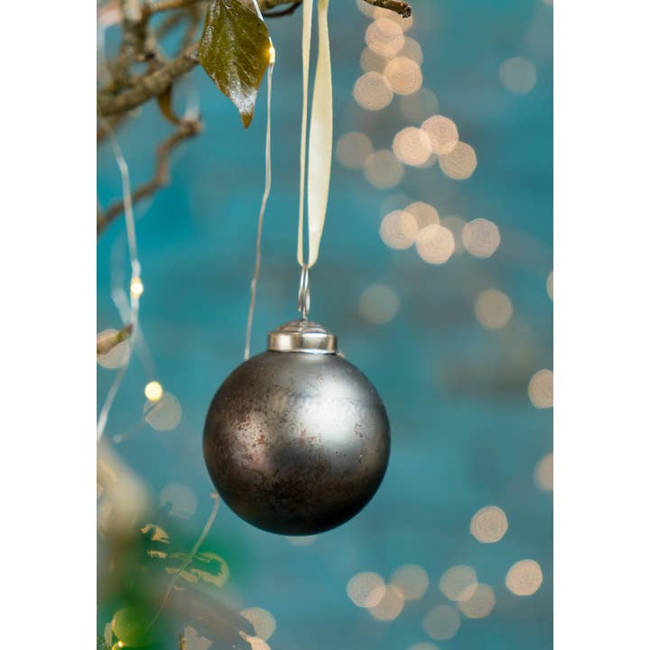 Namaste – wholesale Christmas decoration – Aria Antiqued Recycled Glass Bauble2