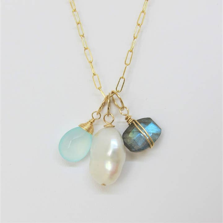 Collier à breloques pierres précieuses pour la vente par J. Mills Studio