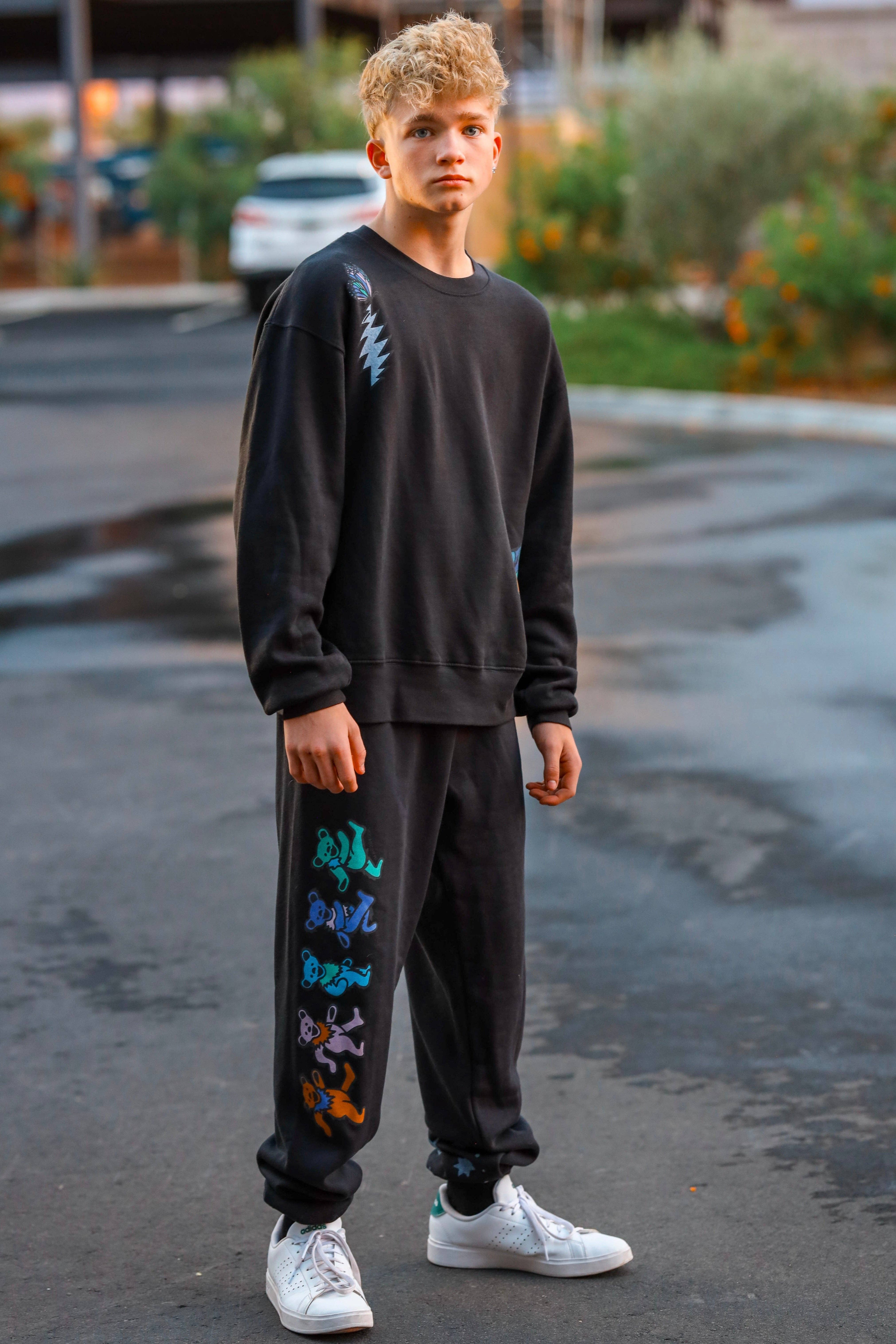 Rowdy Sprout - Wholesale Graphic Sweatshirt - Women's - Grateful Dead Moons Black Crewneck4