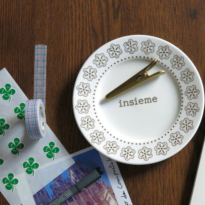 ilaria.i - Wholesale Dinner Plate - INSIEME - Porcelain plate with gold writing1