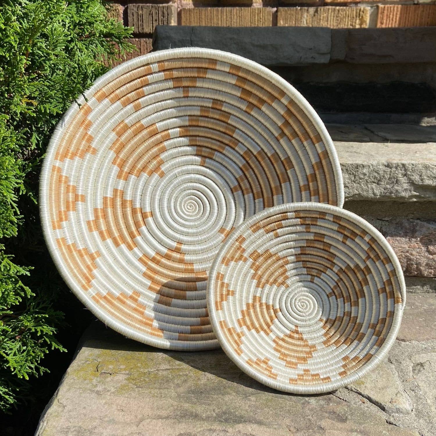Villages Wholesale - Wholesale Decorative Plate/Dish/Bowl - Akaneri Handwoven Bowls Various Colours (2 Sizes)8