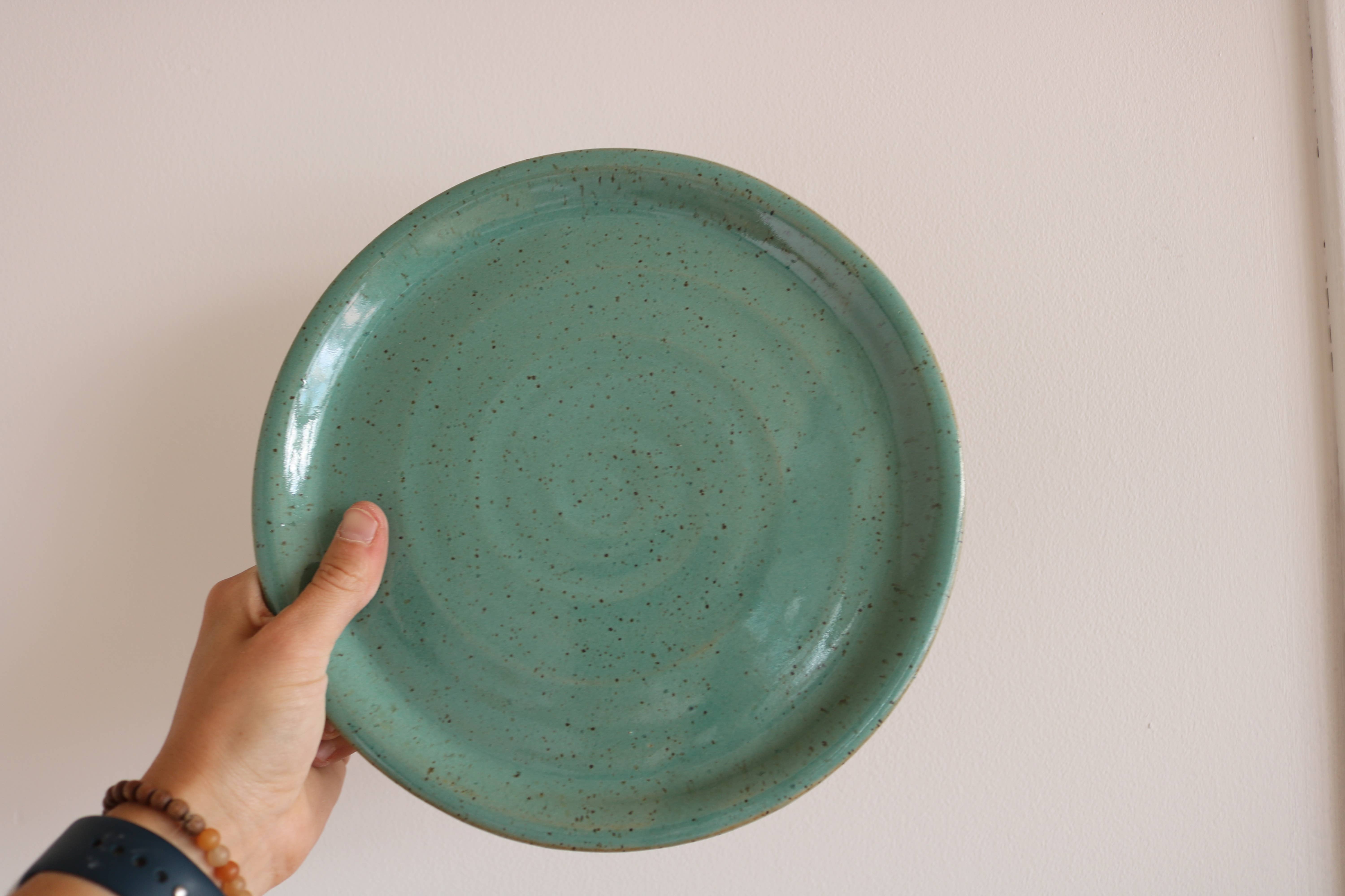 KJ Pottery – Großhandel Essteller – Teller und Ramen-Schale aus handgefertigtem rotem Irdenware-Ton2