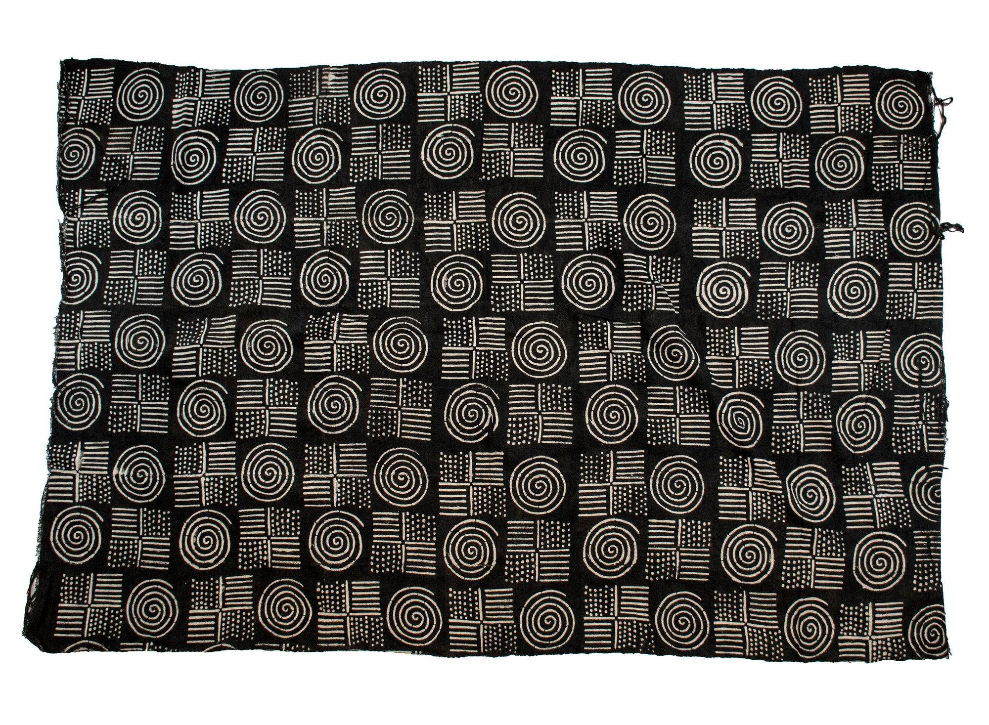 The Bead Chest - Venta al por mayor Tapices/telas - Tela de barro Bogolan Mali negra de ébano (diseño en espiral)3
