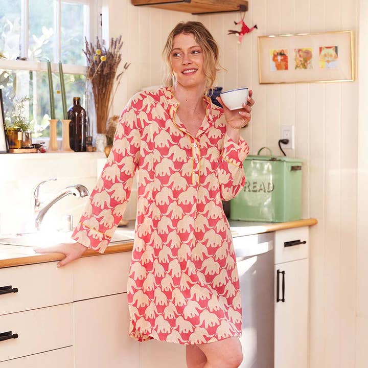 Camicia da notte in cotone rosa con elefanti per la vendita all'ingrosso da parte di rockflowerpaper