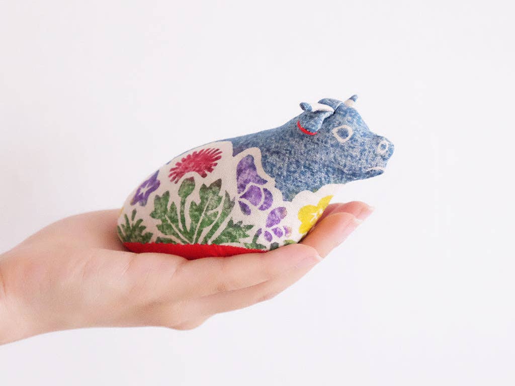 wagumi – wholesale Decorative figurine – Year of the Cow Woodblock Print Animal by Shin Kogei3
