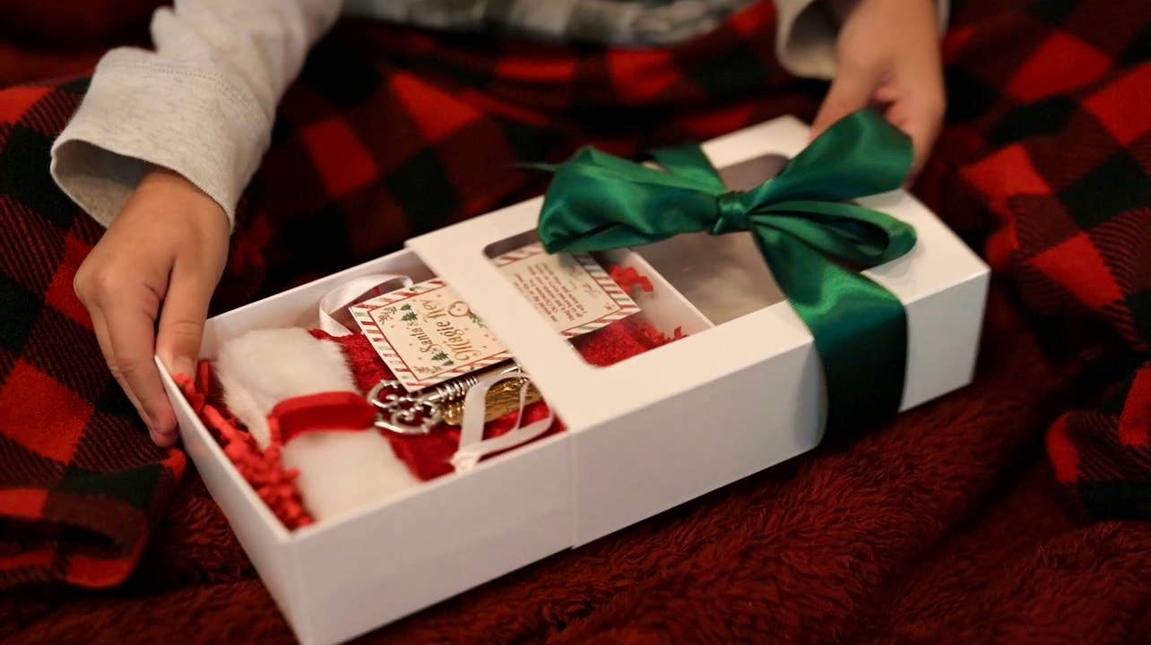 Tickle Bug Jewelry - Wholesale Ornament - Magic Santa Key Ornament Gift Box5