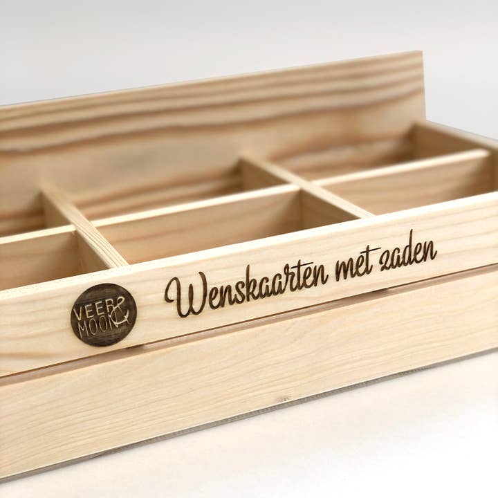 Veer&Moon - Wholesale Retailer Display - Paper & Novelty - Houten display voor wenskaarten met zaden1