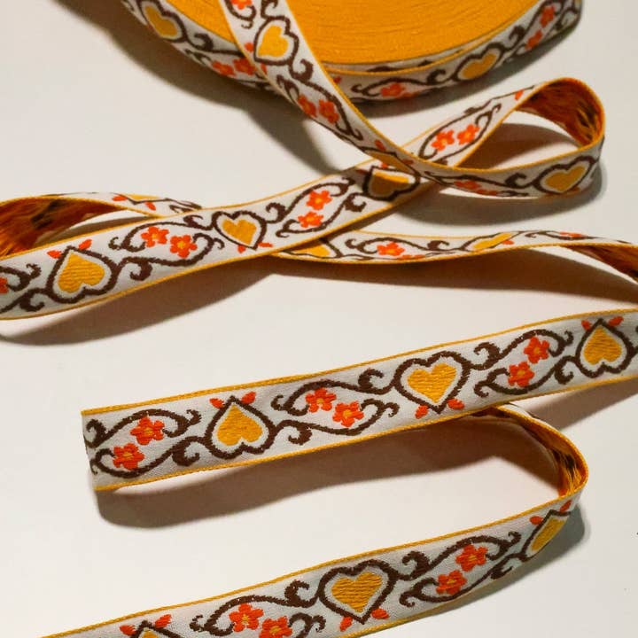 Boho Fabrics - Wholesale Ribbon - Gift Wrapping - 36 Yard Roll - Golden Hearts, 7/8" Jacquared Woven Trim. TRIM-0063