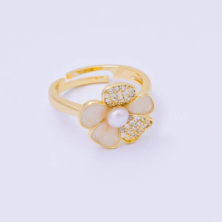 Bague Ajustable Fleur Marguerite en Perle de Coquillage Plaqué Or 24K avec Micro Pavé CZ | O2228 pour la vente par Aim Eternal
