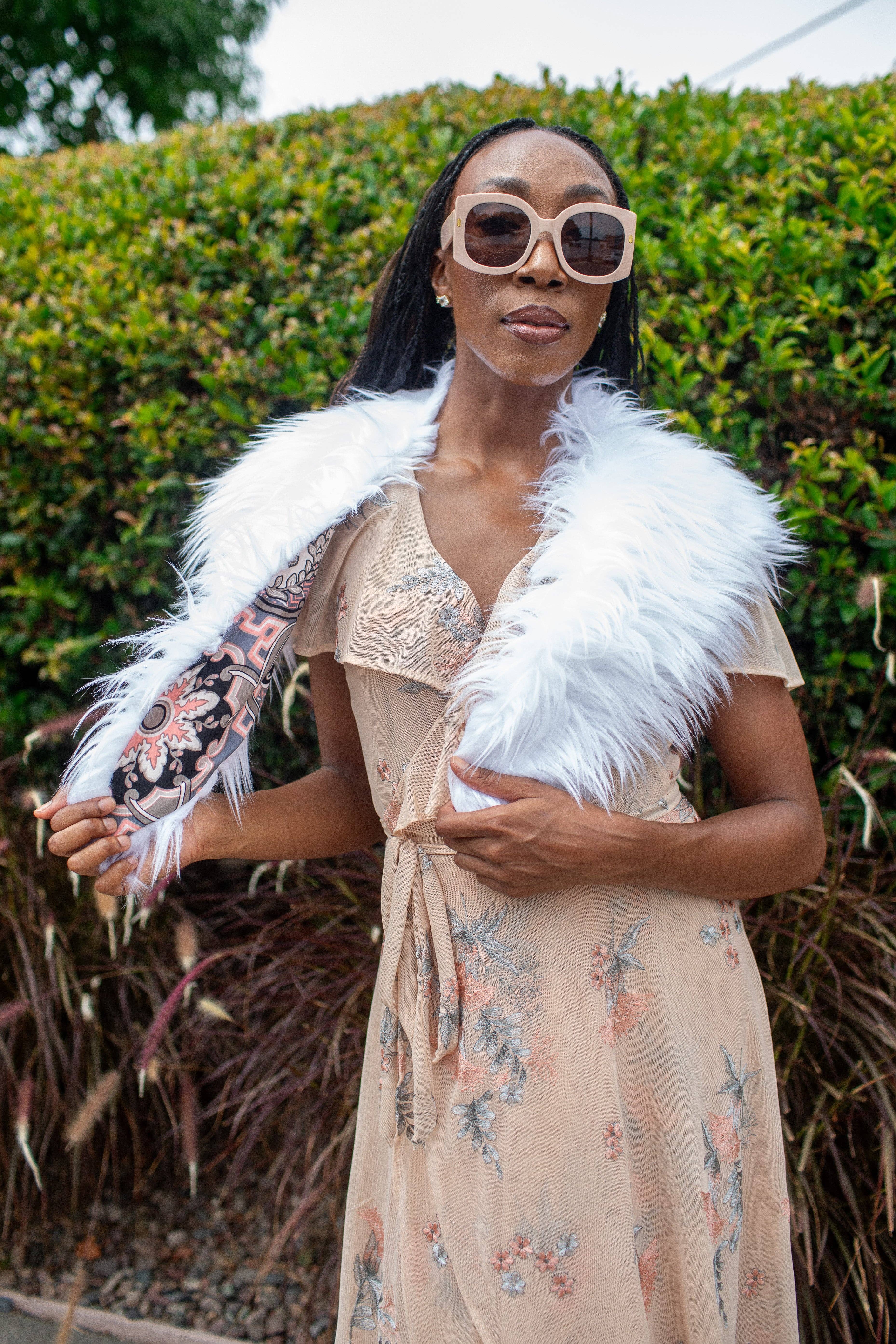 Jennafer Grace - Venta al por mayor Chal - Mujer - Penny Blanc - Collar de piel sintética1