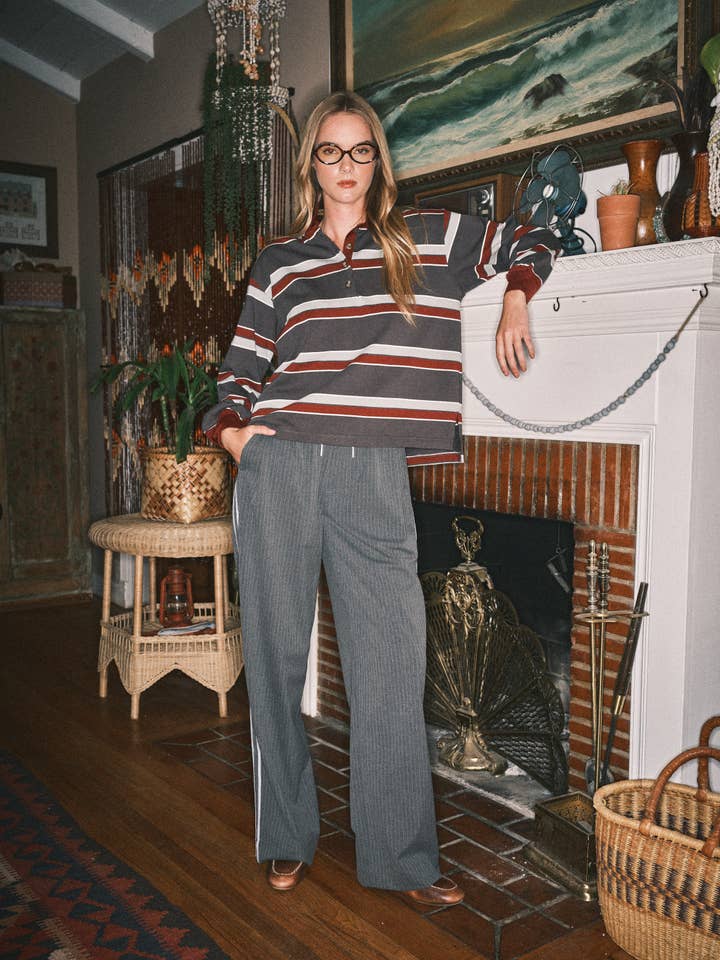 Aaron & Amber - Vendita all'ingrosso Polo - Donna - FELPE BOYFRIEND A RIGHE CON COLLETTO MAT33203