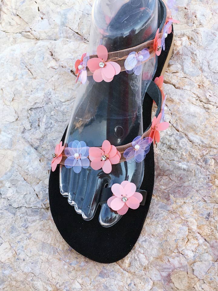 Lædersandaler med blomsterpalietter - "Chamolia" for engroshandel hos SIBYLLADELPHICA