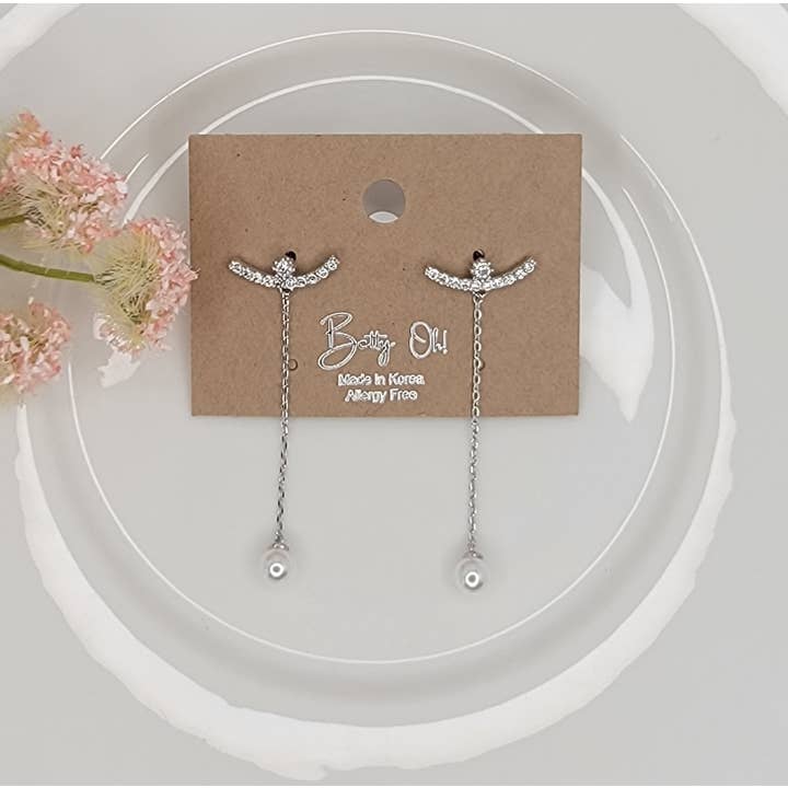 DANGLE EARRINGS. for wholesale by BETTYOH INC