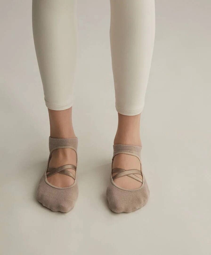 Belsize Activewear - Wholesale Socks - Women's - Yoga & Pilates grip socks bundle9