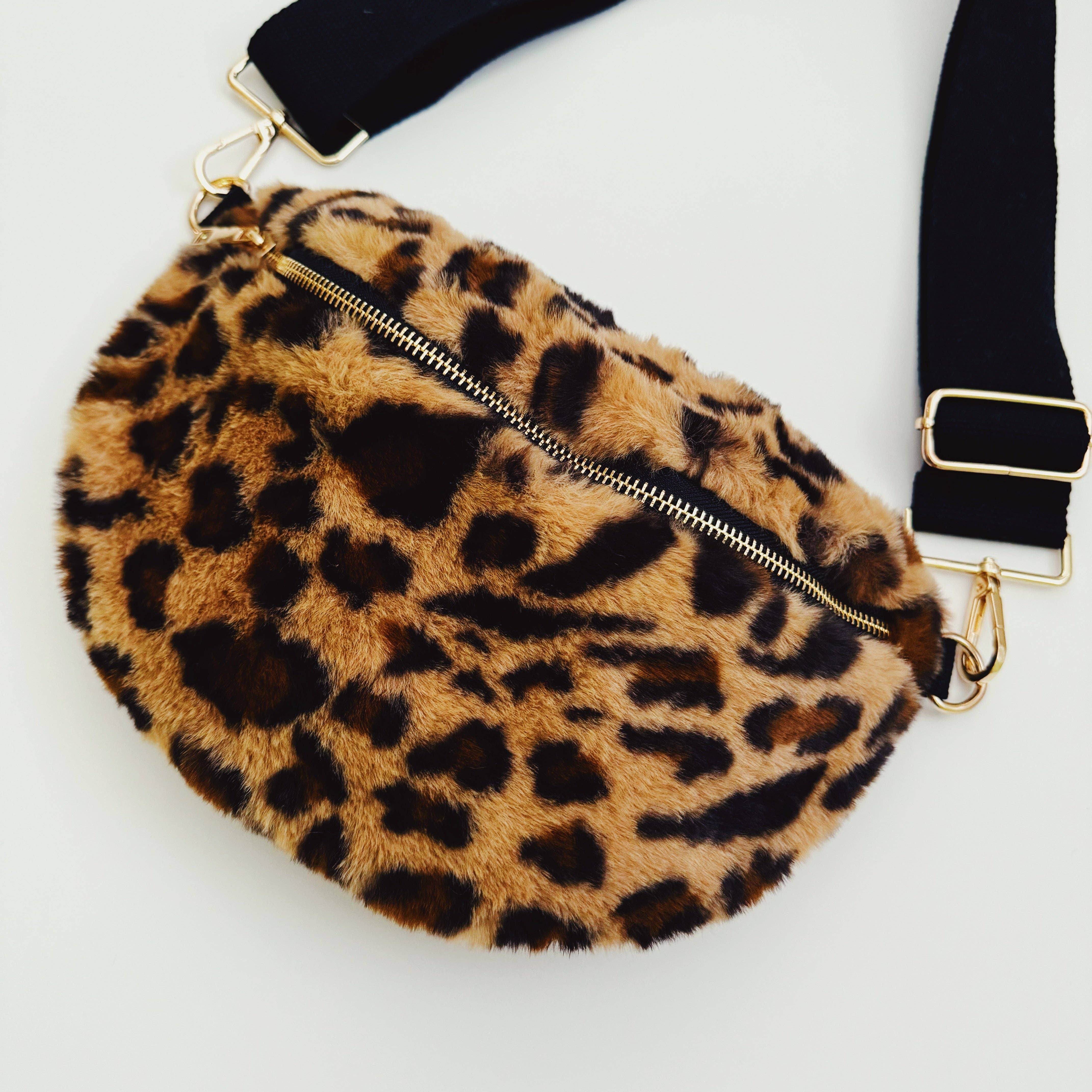 Ellison+Young - Wholesale Crossbody Bag - Women's - Butter Soft Furly Sling Bag6