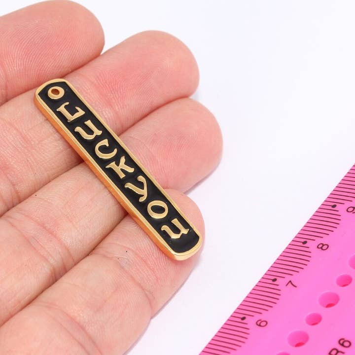 8x44mm 24k Glänsande Guldstång, Svart Emalj Lyckoamulett, XP166 för wholesale av QueenJewelryM
