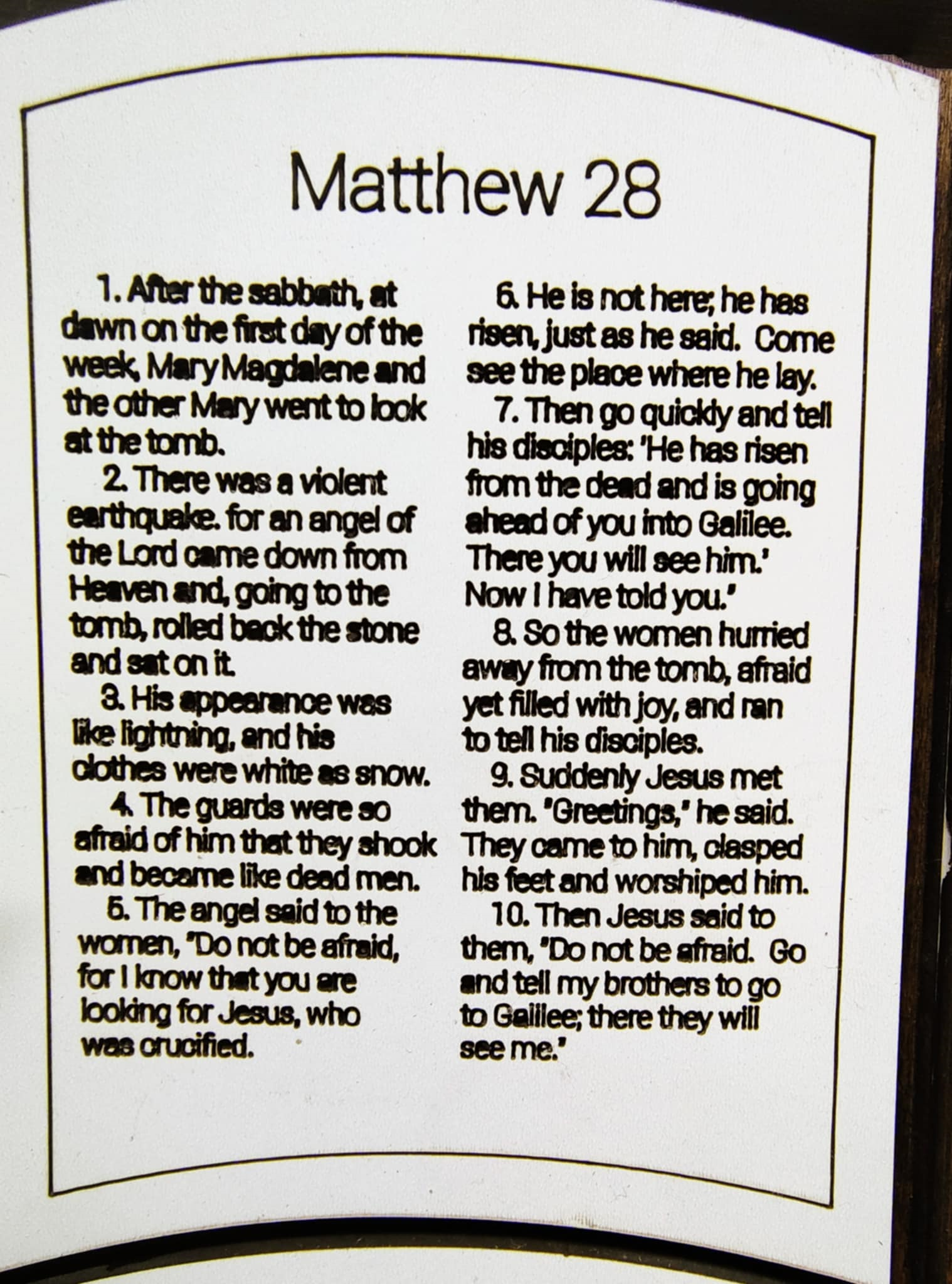 Heartland Decor - Wholesale Desk/Tabletop Sign - Mathew 28 He is Risen Desk/Shelf Decoration with Stand8