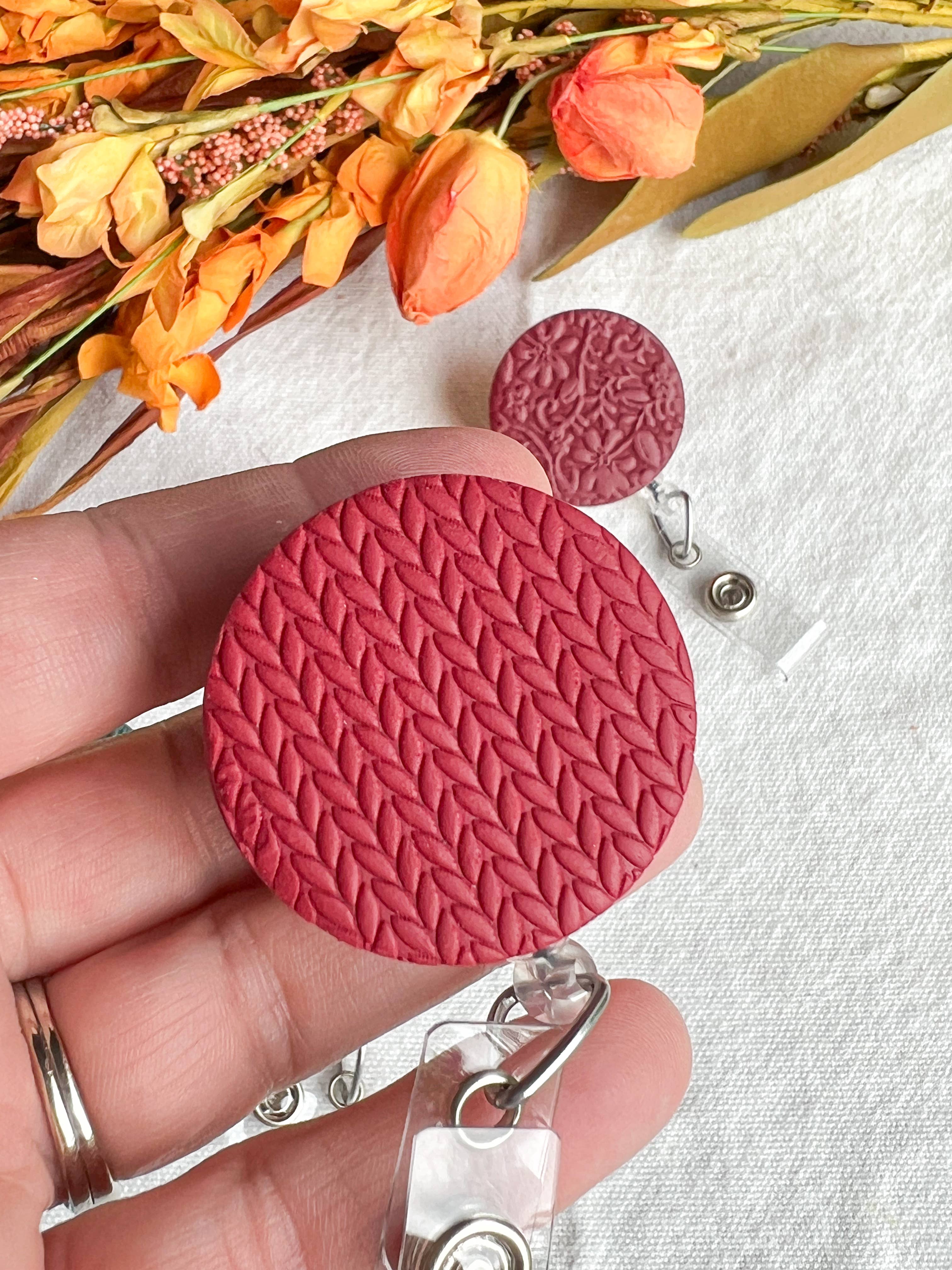 Morning Dew Designs - Vente Accessoire de badge – femme - Badges d'identification pour infirmières/enseignantes en argile polymère texturée et colorée9