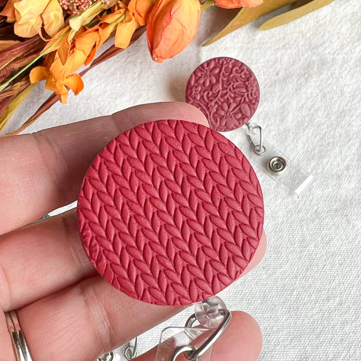 Morning Dew Designs - Vente Accessoire de badge – femme - Badges d'identification pour infirmières/enseignantes en argile polymère texturée et colorée9