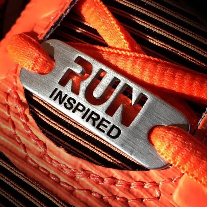 KÖR INSPIRERAD SKO för wholesale av ATHLETE INSPIRED, Inc.