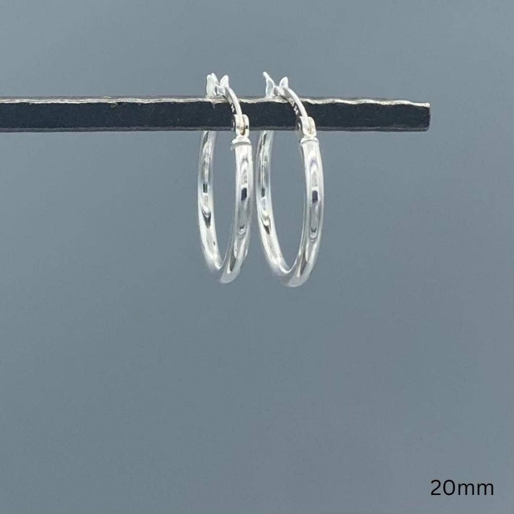 Something Silver - Vendita all'ingrosso Orecchini a cerchio - Orecchini a cerchio con chiusura francese in argento sterling da 2 mm4