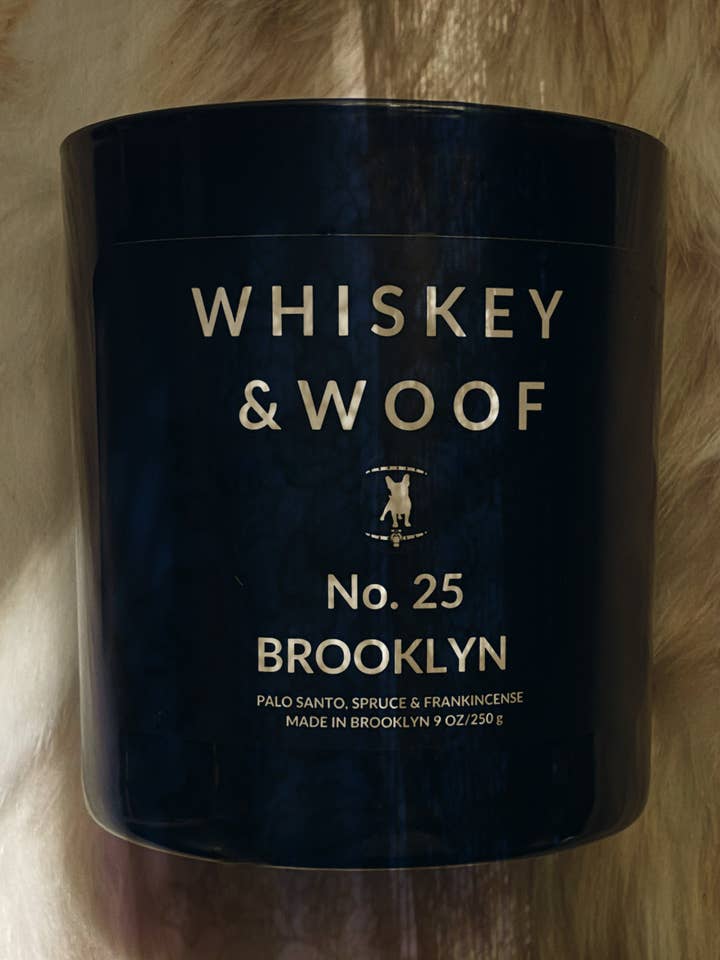 N. 25 Brooklyn per la vendita all'ingrosso da parte di Whiskey & Woof