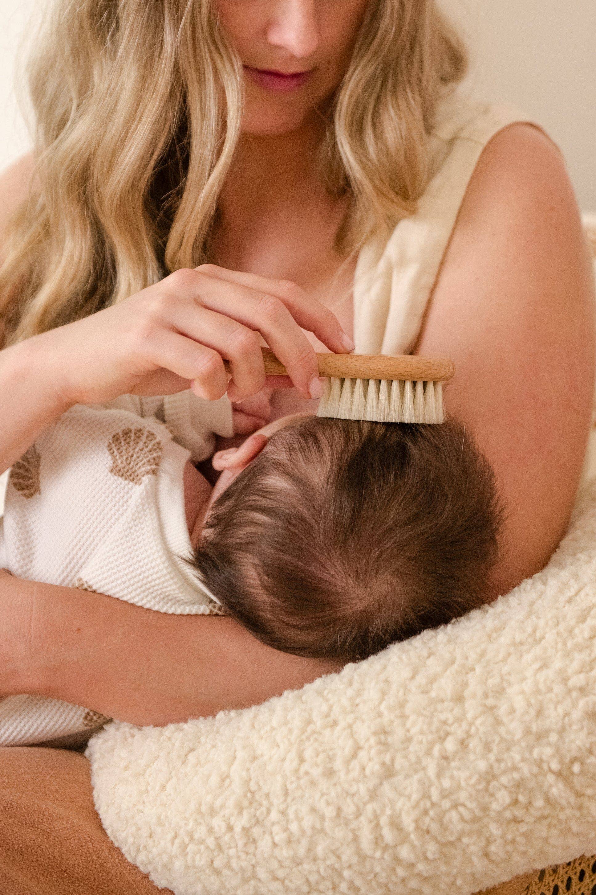 Kiin Baby - Wholesale Hair Brush/Comb Set - Kids & Baby - Wooden Baby Brush + Comb Set1