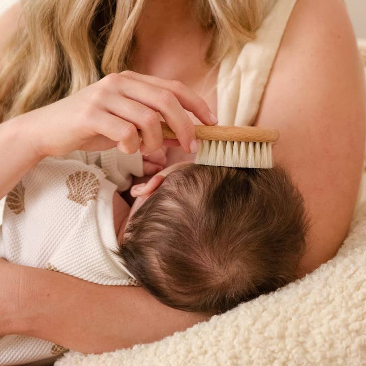 Kiin Baby - Wholesale Hair Brush/Comb Set - Kids & Baby - Wooden Baby Brush + Comb Set1