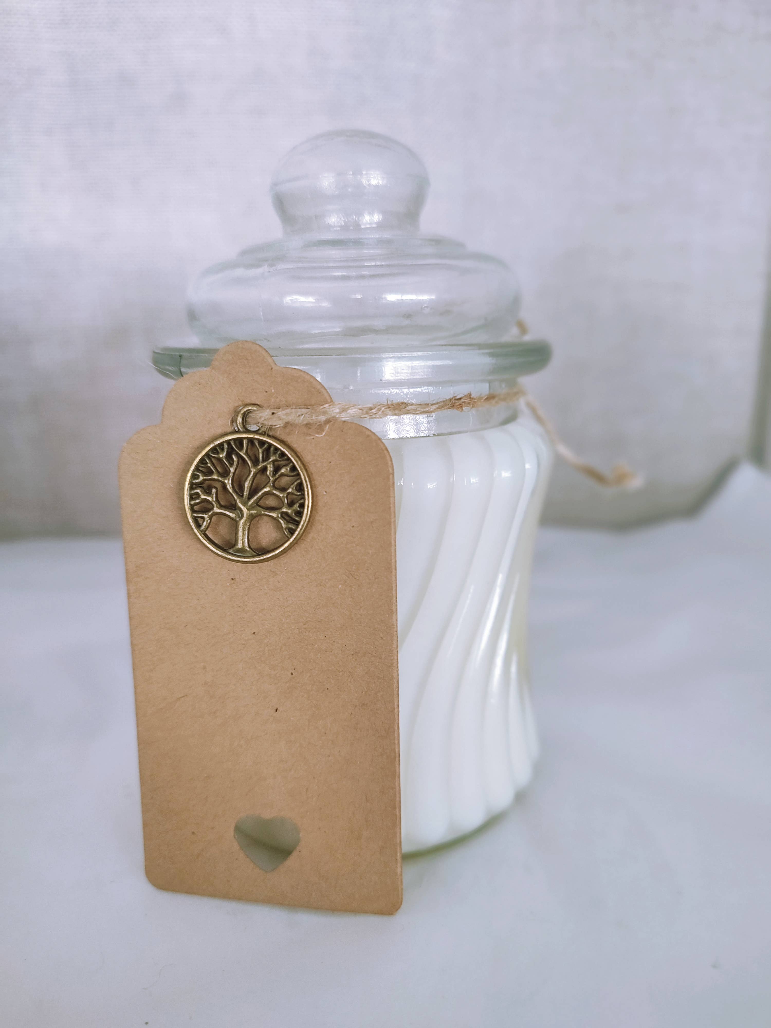 White label candy scented candle for wholesale by Bougies Vent d'Est