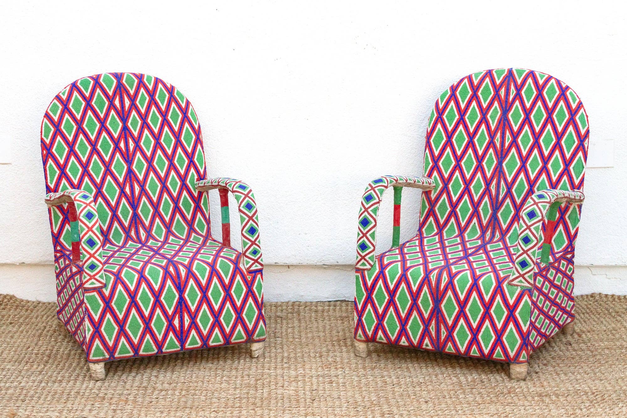 De-cor – wholesale Stol – Par färgglada afrikanska pärlbroderade fåtöljer1