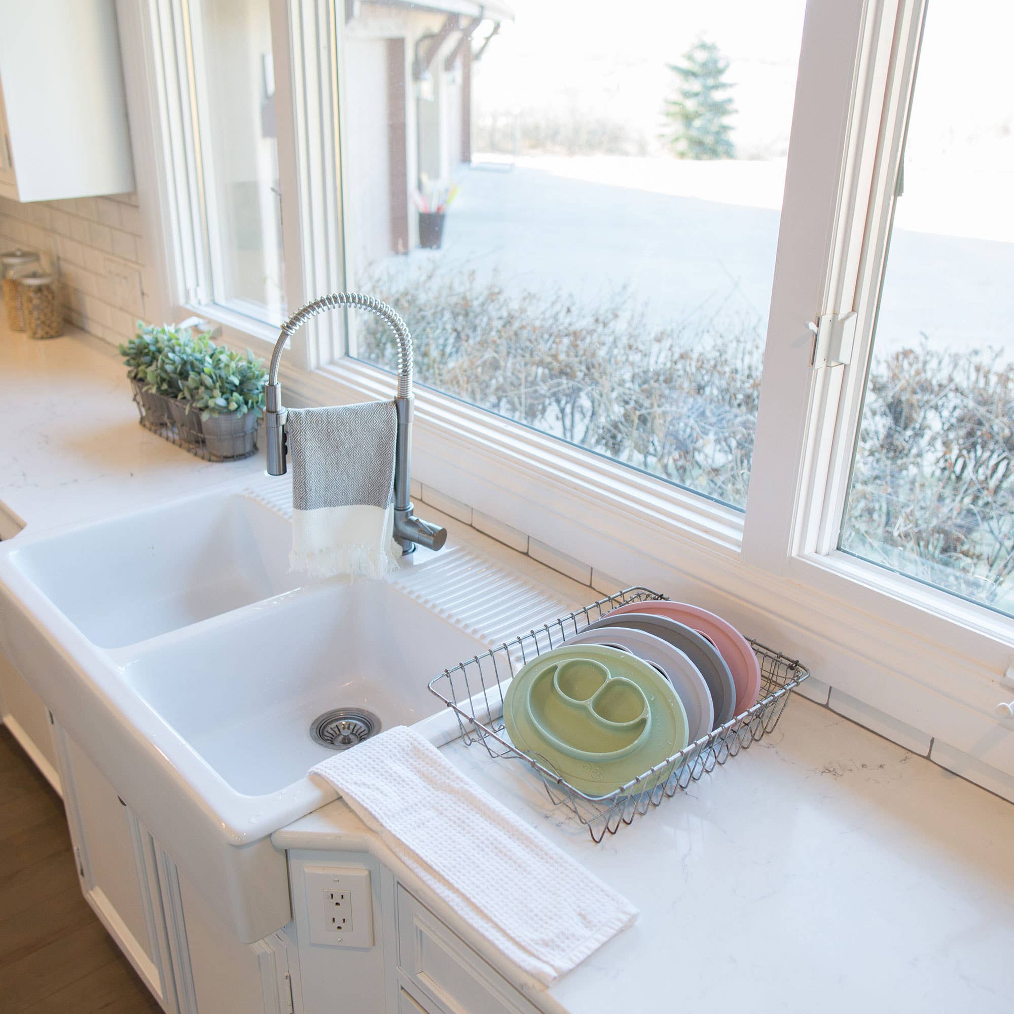 ezpz - Wholesale Dinnerware Set - Kids & Baby - Mini Mat (Infant / Toddler 9+ months)23