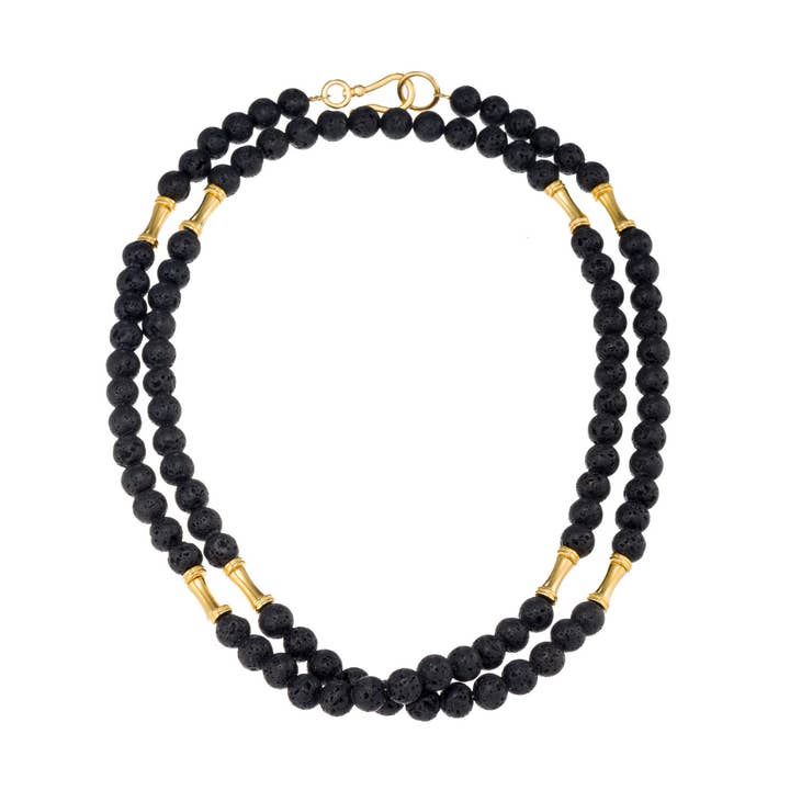 Lange ketting in lavasteen met gouden elementen voor wholesale door MARA MADE IN GREECE