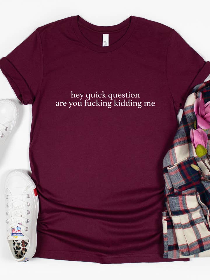 Rolig och sarkastisk t-shirt med tryck för wholesale av Boho Bloom Emporium