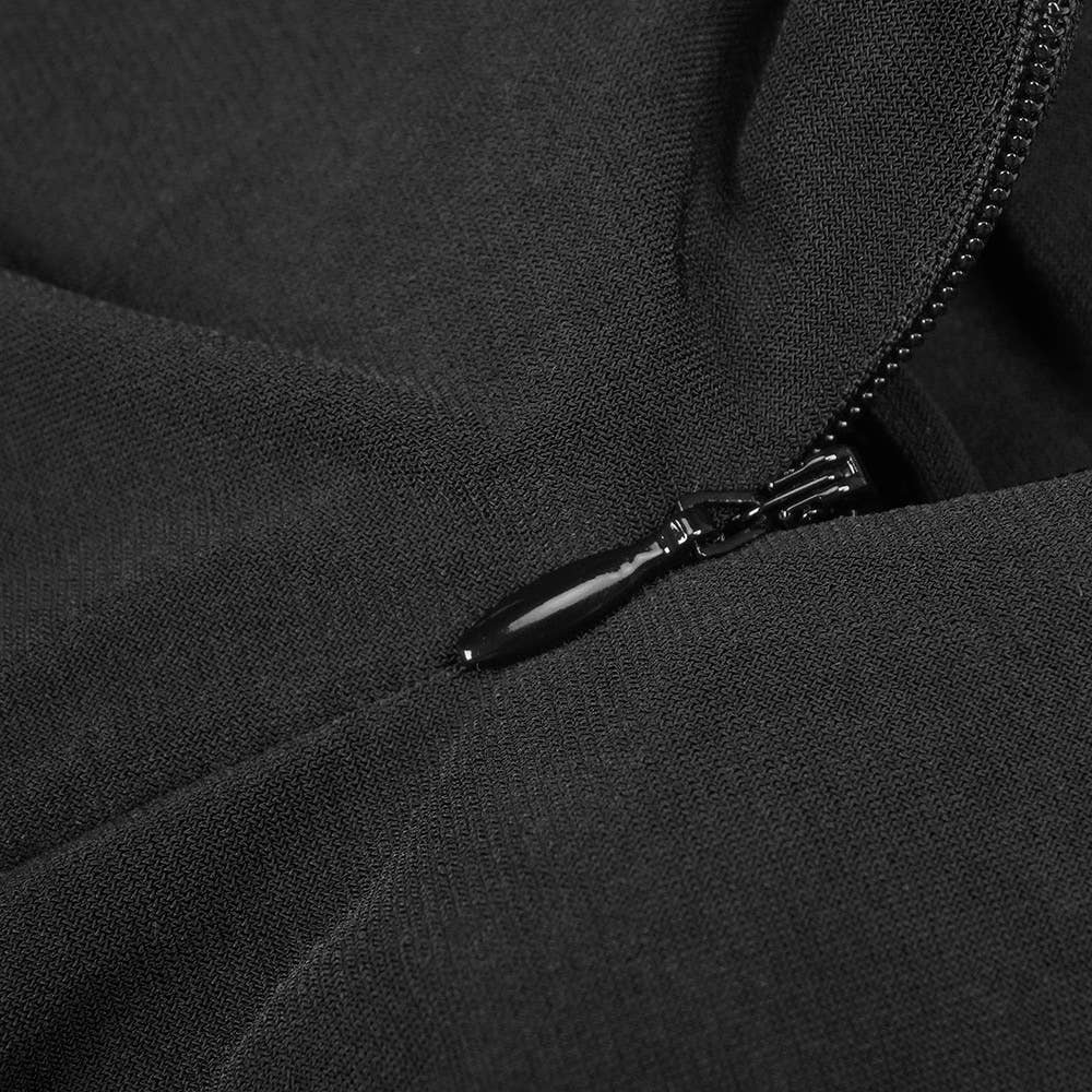 Preto JP22 Macacão sem Costas com Halter e Detalhe Floral Dourado 3D para venda a revendedores na Faire21