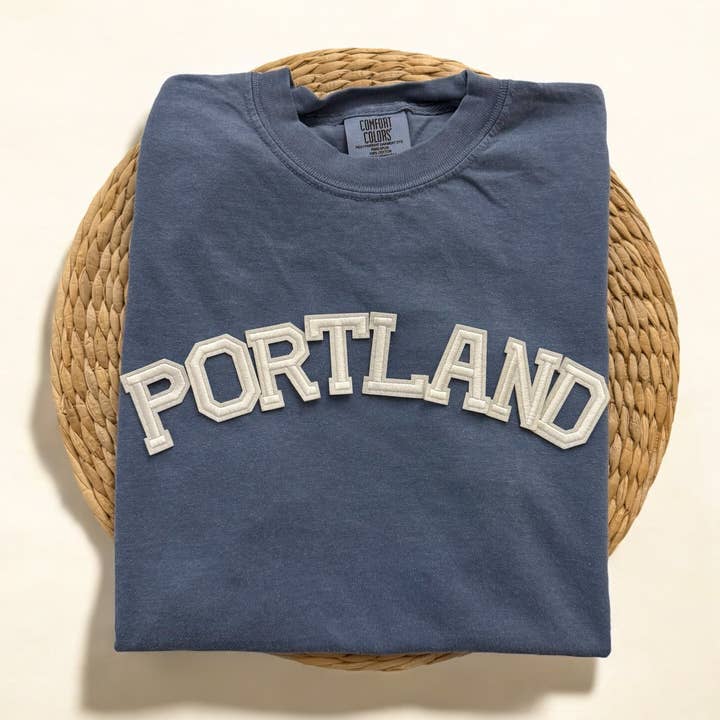 Camiseta de manga corta Comfort Colors Portland Oregon para venta al por mayor de Threads And Needles, INC.
