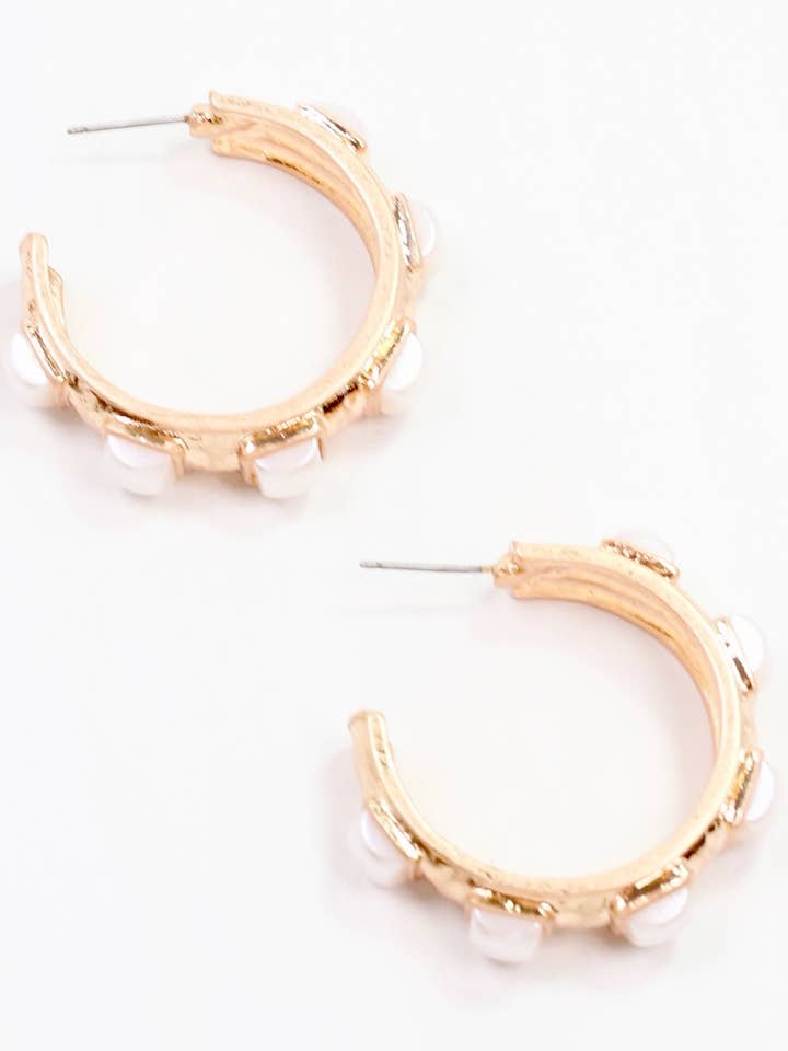Allie Hammered Gold Earring Pearl for wholesale by Caroline Hill