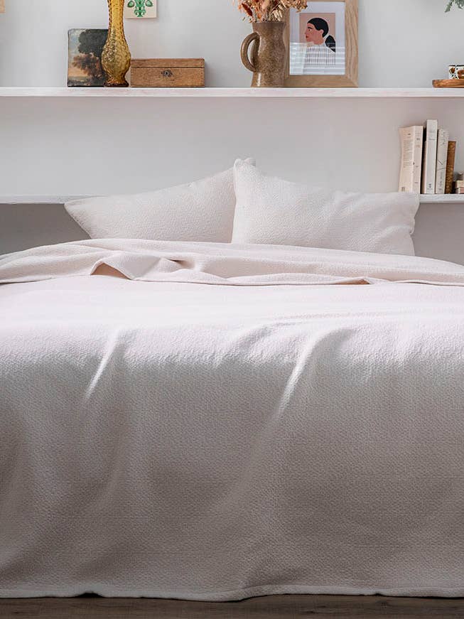 POEME Greige - Bedcover and cushion for wholesale by Essix - by Vanderschooten