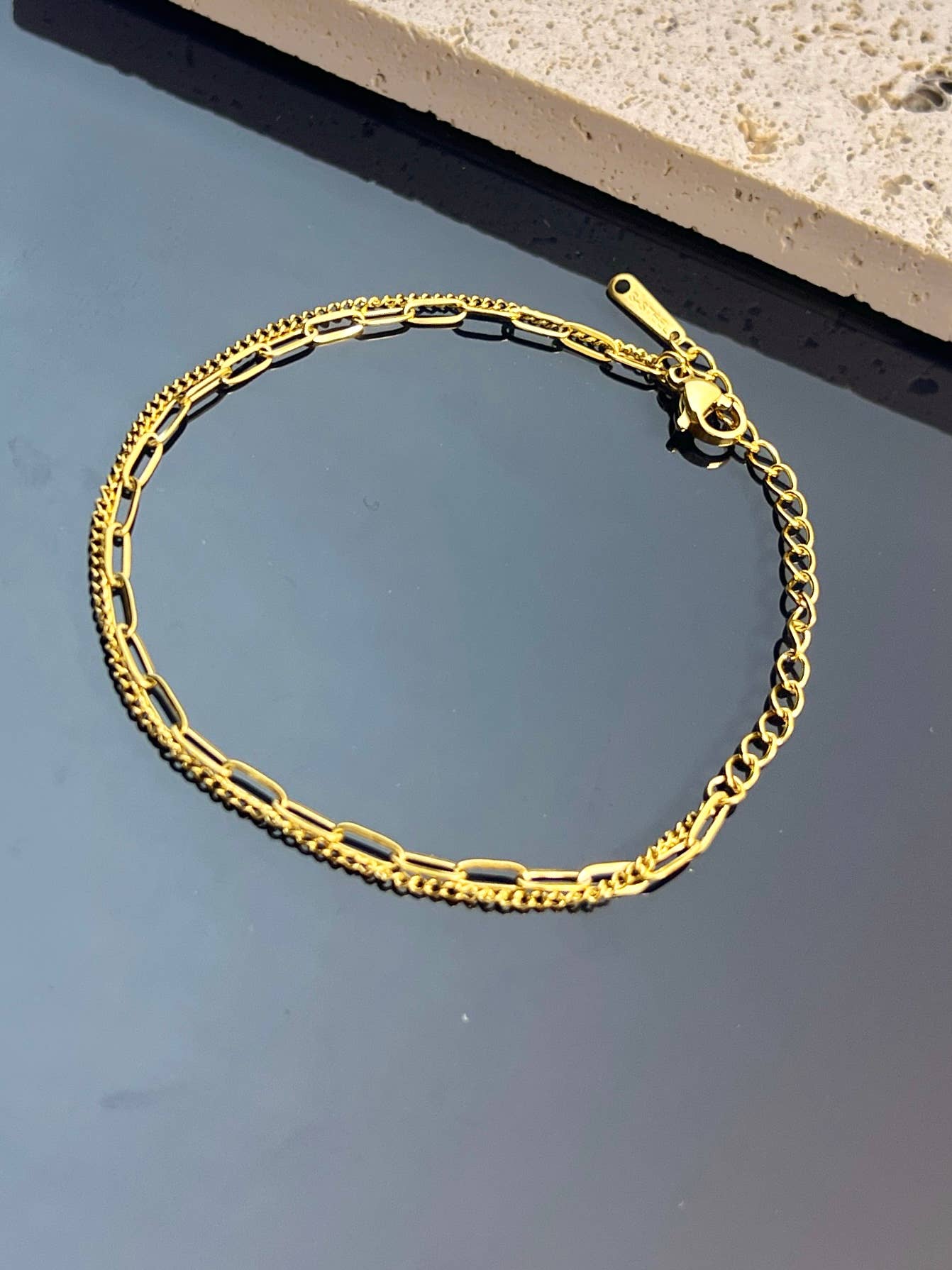 COSMOS – Engroshandel Armbånd med vedhæng – Dobbelt Tour Rektangulært Masket Armbånd med Charms i Stål1