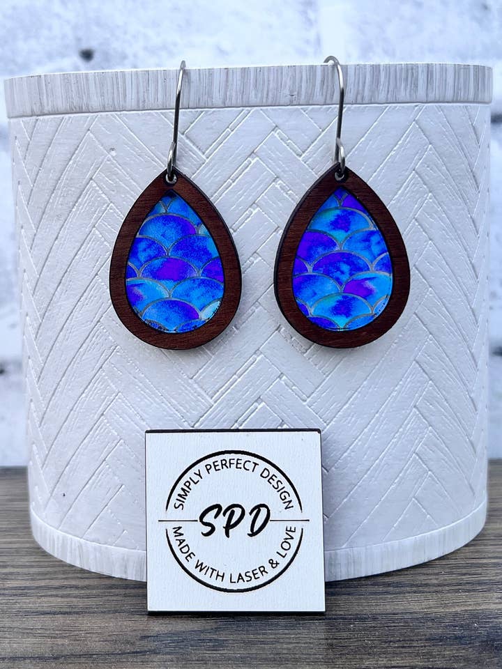 Pendientes en forma de lágrima hipoalergénicos hechos a mano inspirados en sirenas para venta al por mayor de Simply Perfect Design LLC