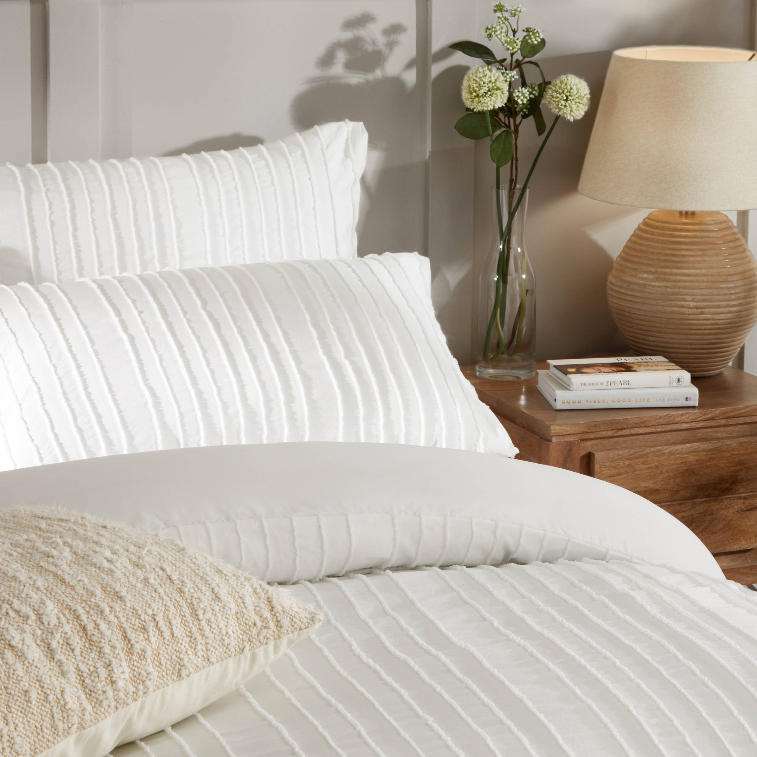 Harrison Stripe Tufted Soft Touch Duvet Cover Set White for wholesale on Faire1